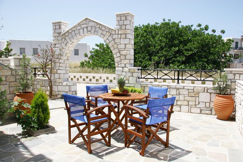 פארוס Anna Platanou Hotel חדר תמונה