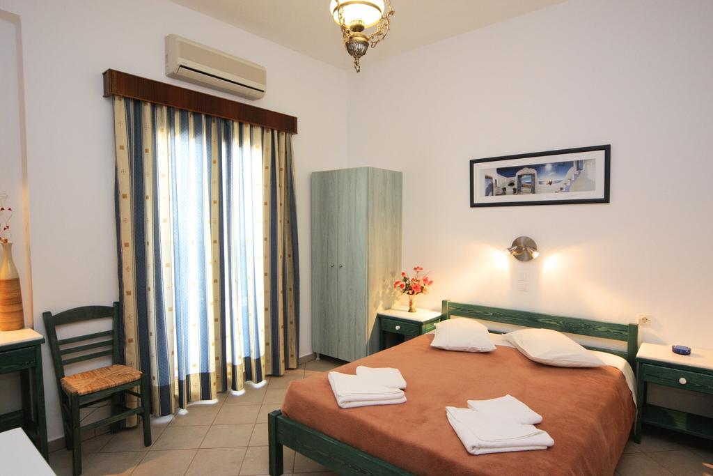 פארוס Anna Platanou Hotel חדר תמונה